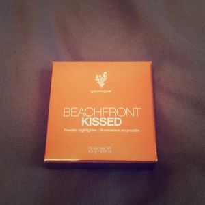 Beachfront kissed powder gold highlighter